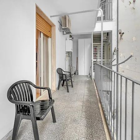 Apartman Balcony House